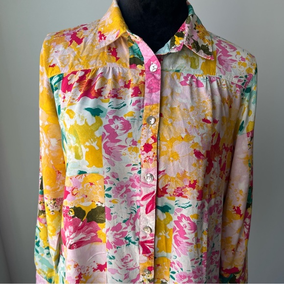 Floral Button-Up Blouse - Picture 2 of 7